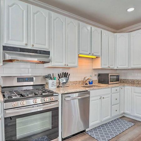 Baltimore Abode, Walk To Cross Street Market! ภายนอก รูปภาพ